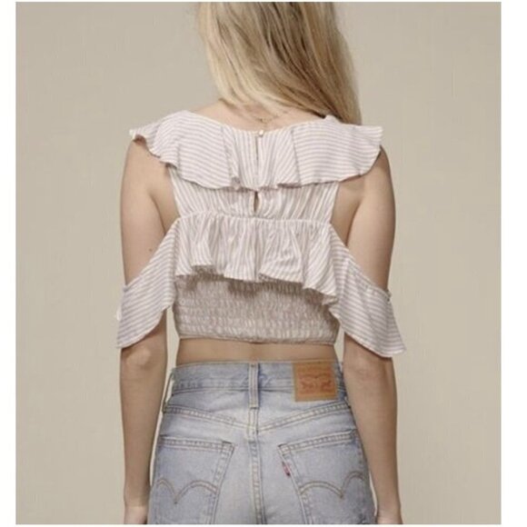 🏆025 4S13NNA Ruffled Cold Shoulder Cropped Top - Picture 7 of 9
